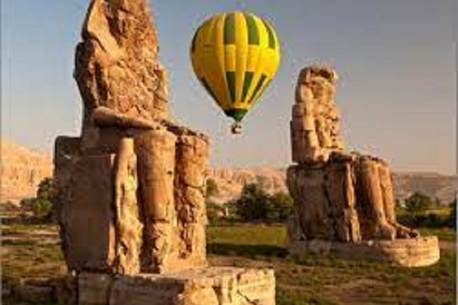 Hot air balloon ride in luxor